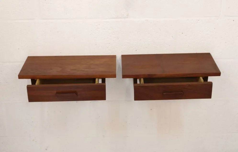 Ensemble de tables de chevet flottantes en teck vintage – Design danois, années 1970