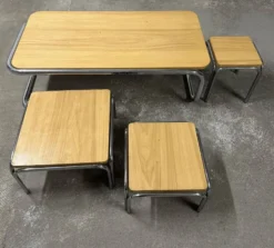 Ensemble de 4 tables de salon gigognes 70s métal et chêne massif