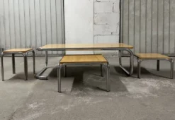 Ensemble de 4 tables de salon gigognes 70s métal et chêne massif