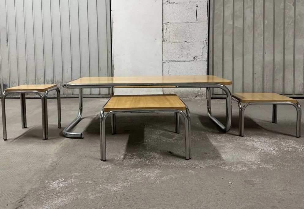 Ensemble de 4 tables de salon gigognes 70s métal et chêne massif