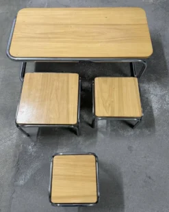 Ensemble de 4 tables de salon gigognes 70s métal et chêne massif