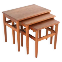 Ensemble de 3 tables gigognes danoises en teck - design moderne du milieu du siècle