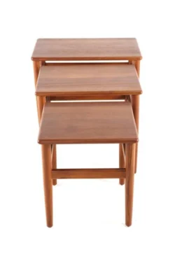 Ensemble de 3 tables gigognes danoises en teck - design moderne du milieu du siècle