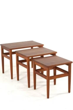 Ensemble de 3 tables gigognes danoises en teck - design moderne du milieu du siècle
