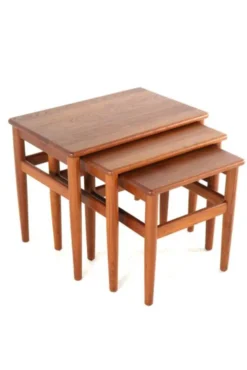 Ensemble de 3 tables gigognes danoises en teck - design moderne du milieu du siècle
