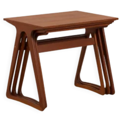 Ensemble de 3 tables gigognes danoises vintage modernes en teck en CFC J. Andersen
