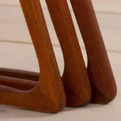 Ensemble de 3 tables gigognes danoises vintage modernes en teck en CFC J. Andersen