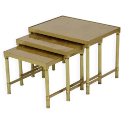 Ensemble de 3 tables gigognes design en laiton, cuivre, verre, doré, style maison jansen
