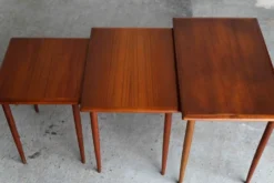Ensemble de 3 tables gigognes, design danois