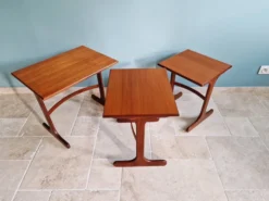 Ensemble de 3 tables gigognes en teck, Gplan, années 1960