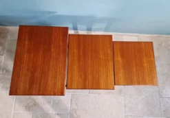 Ensemble de 3 tables gigognes en teck, Gplan, années 1960