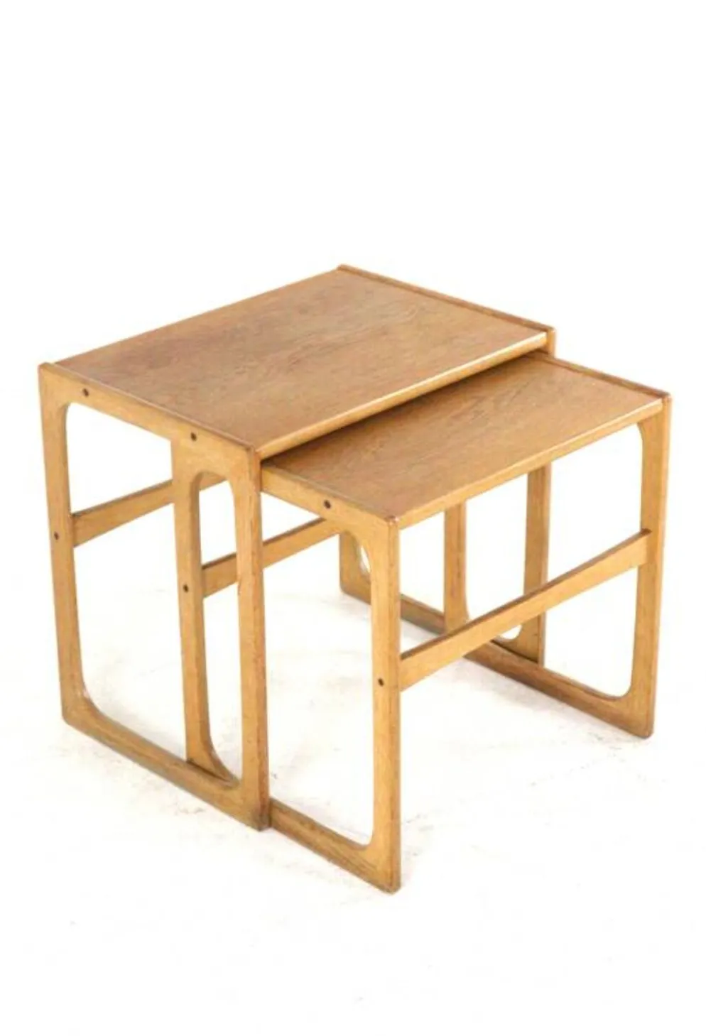 Ensemble de 2 tables gigognes en chêne - design danois - moderne du milieu du siècle