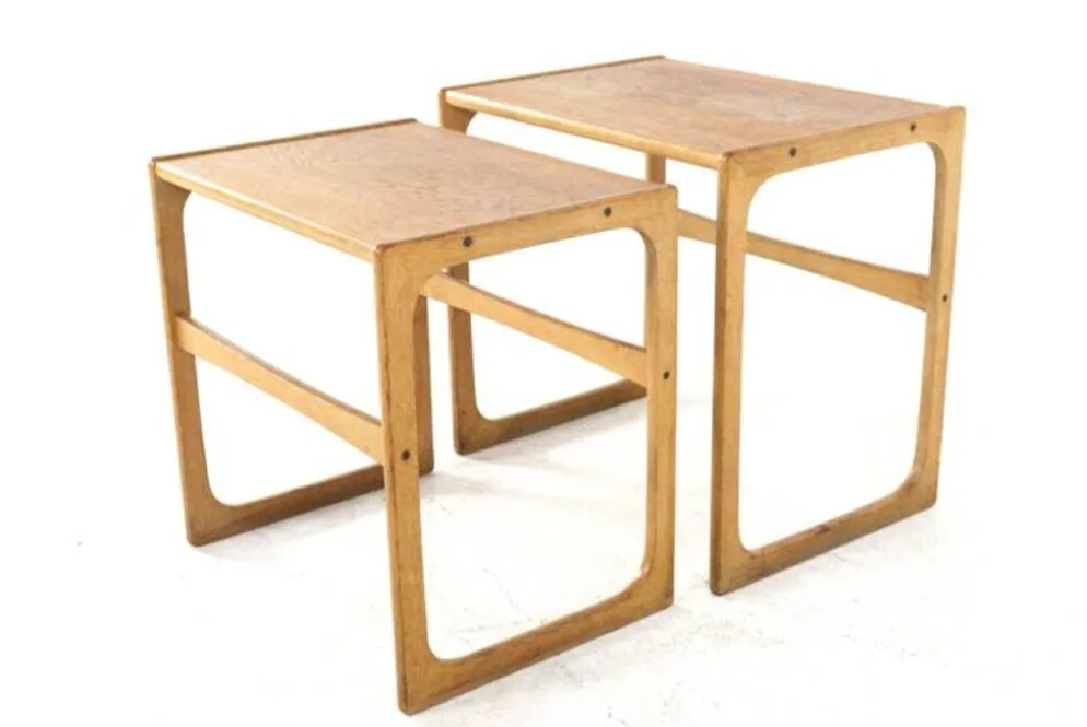 Ensemble de 2 tables gigognes en chêne - design danois - moderne du milieu du siècle