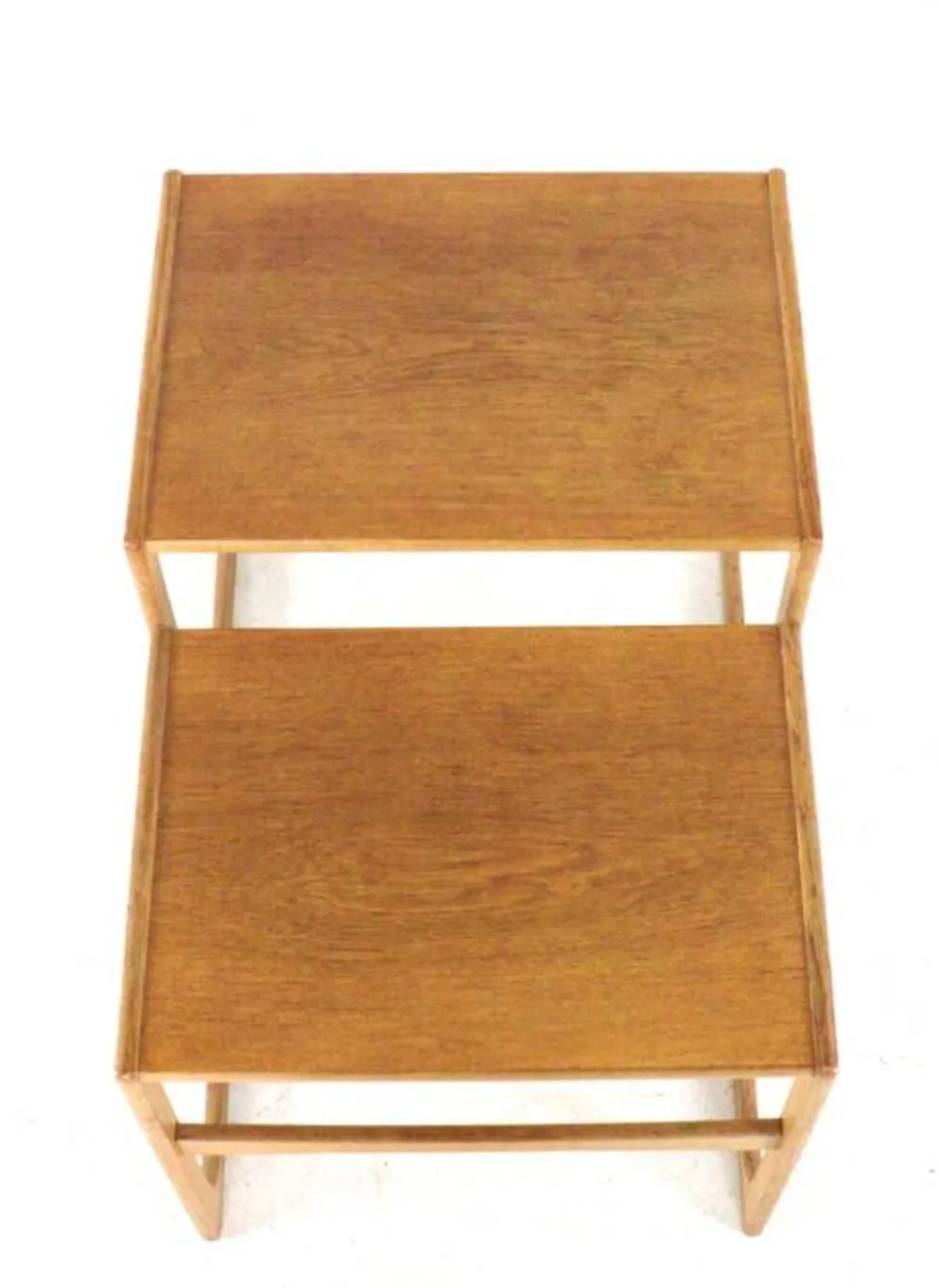 Ensemble de 2 tables gigognes en chêne - design danois - moderne du milieu du siècle