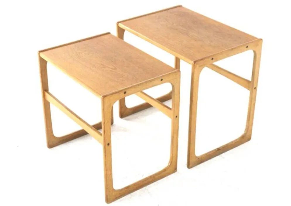 Ensemble de 2 tables gigognes en chêne - design danois - moderne du milieu du siècle