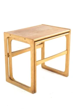 Ensemble de 2 tables gigognes en chêne - design danois - moderne du milieu du siècle