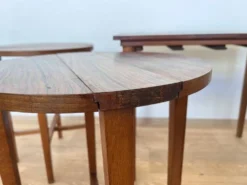 Ensemble de tables gigognes en palissandre, conçu par Poul Hundevad, Danemark, années 1960.