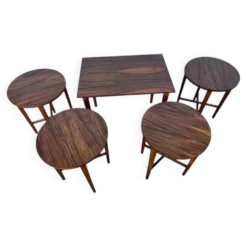 Ensemble de tables gigognes en palissandre, conçu par Poul Hundevad, Danemark, années 1960.