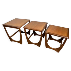 Ensemble de tables gigognes en teck rétro vintage des années 60 par G Plan, design danois.