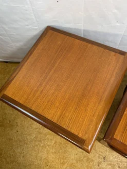 Ensemble de tables gigognes en teck rétro vintage des années 60 par G Plan, design danois.