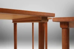Ensemble de 3 tables gigognes en teck scandinave, Danemark années 1960.