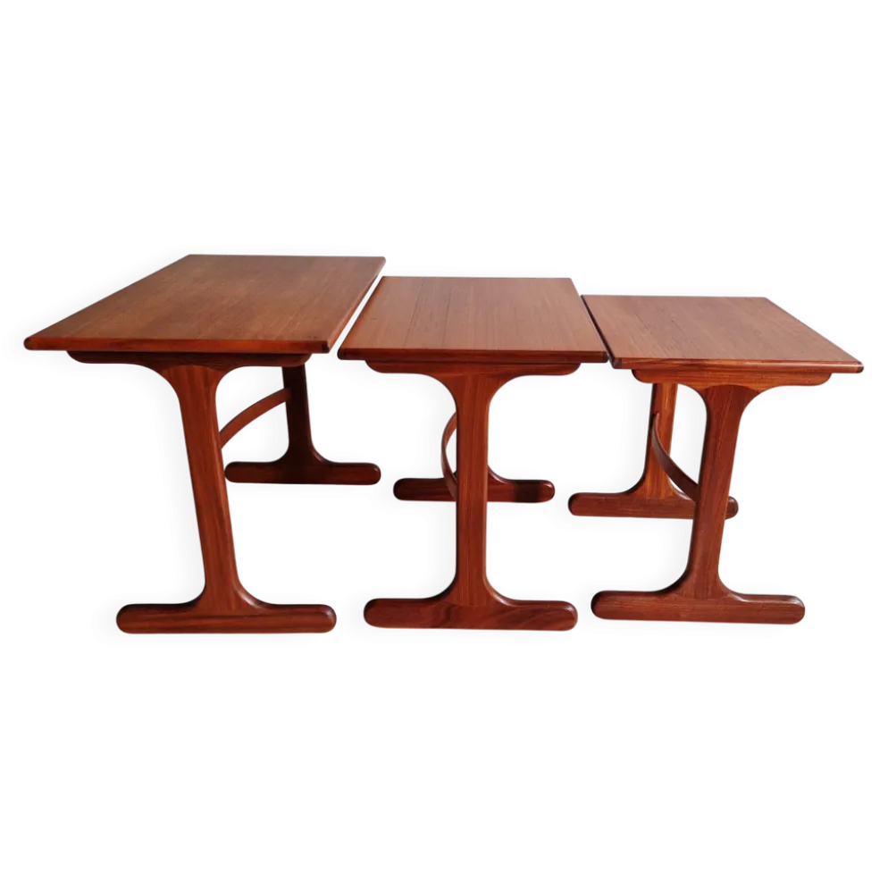 Ensemble de 3 tables gigognes en teck G-plan, années 1960