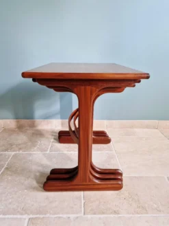 Ensemble de 3 tables gigognes en teck G-plan, années 1960