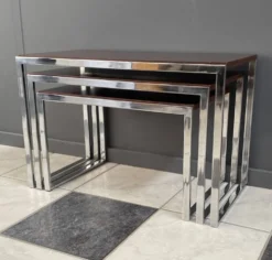 Ensemble de tables gigognes en chrome et bois de rose des années 1970