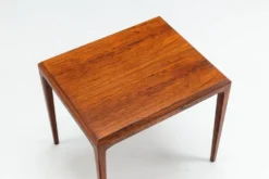 Ensemble de tables gigognes en palissandre par Johannes Andersen, Silkeborg, Danemark, 1960.