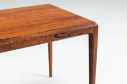 Ensemble de tables gigognes en palissandre par Johannes Andersen, Silkeborg, Danemark, 1960.