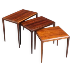 Ensemble de tables gigognes en palissandre par Johannes Andersen, Silkeborg, Danemark, 1960.