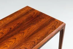 Ensemble de tables gigognes en palissandre par Johannes Andersen, Silkeborg, Danemark, 1960.