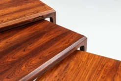Ensemble de tables gigognes en palissandre par Johannes Andersen, Silkeborg, Danemark, 1960.