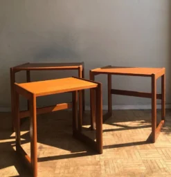 Ensemble de 3 tables gigognes en teck