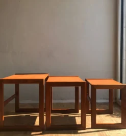 Ensemble de 3 tables gigognes en teck