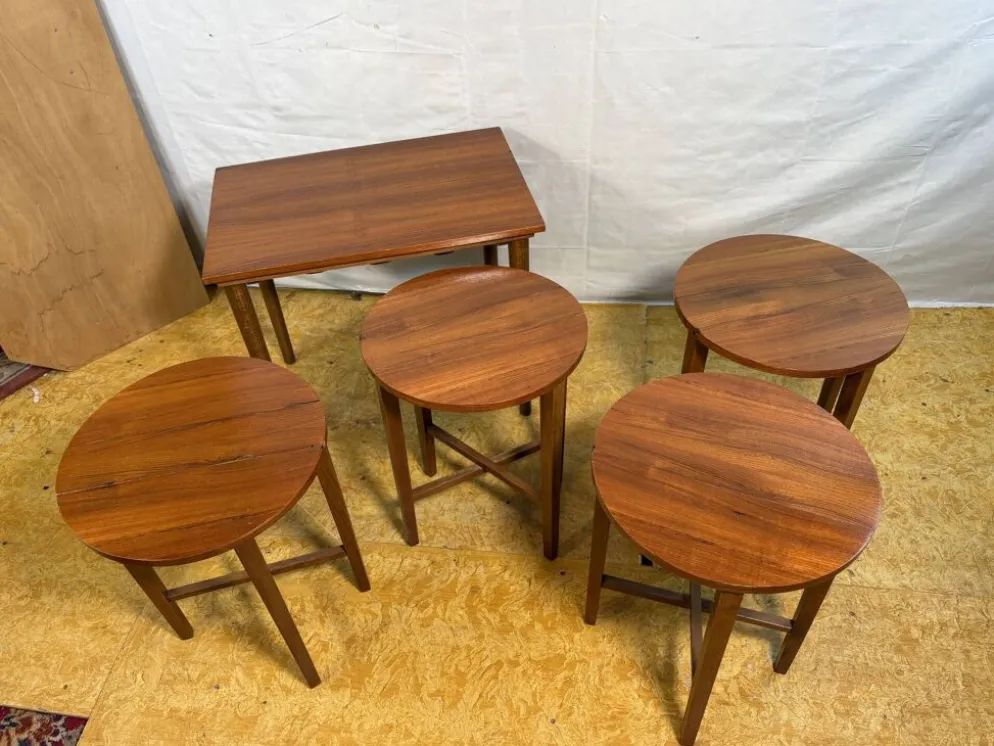 Ensemble de tables gigognes en teck style rétro vintage milieu du siècle par Poul Hundevad 1960 - Modèle iconique