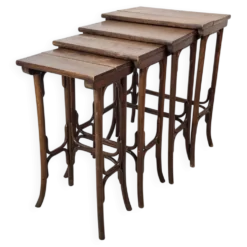 Ensemble de 4 tables gigognes en bois cintré Thonet
