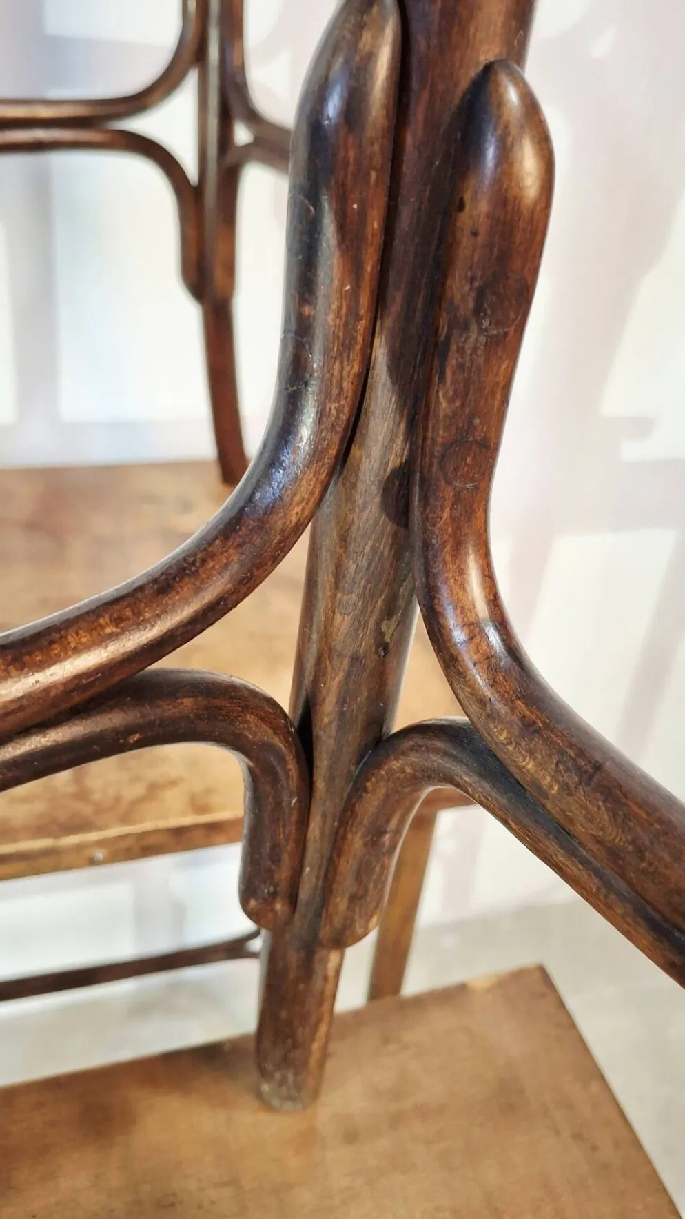 Ensemble de 4 tables gigognes en bois cintré Thonet