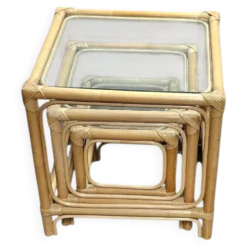 Ensemble de tables gigognes en bambou / plateaux en verre transparent / tables d'appoint / 1970