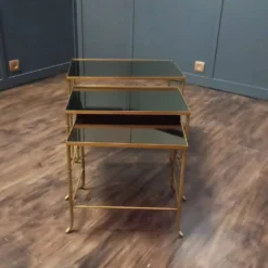 Ensemble de tables gigognes en faux bambou vintage Maison Baguès