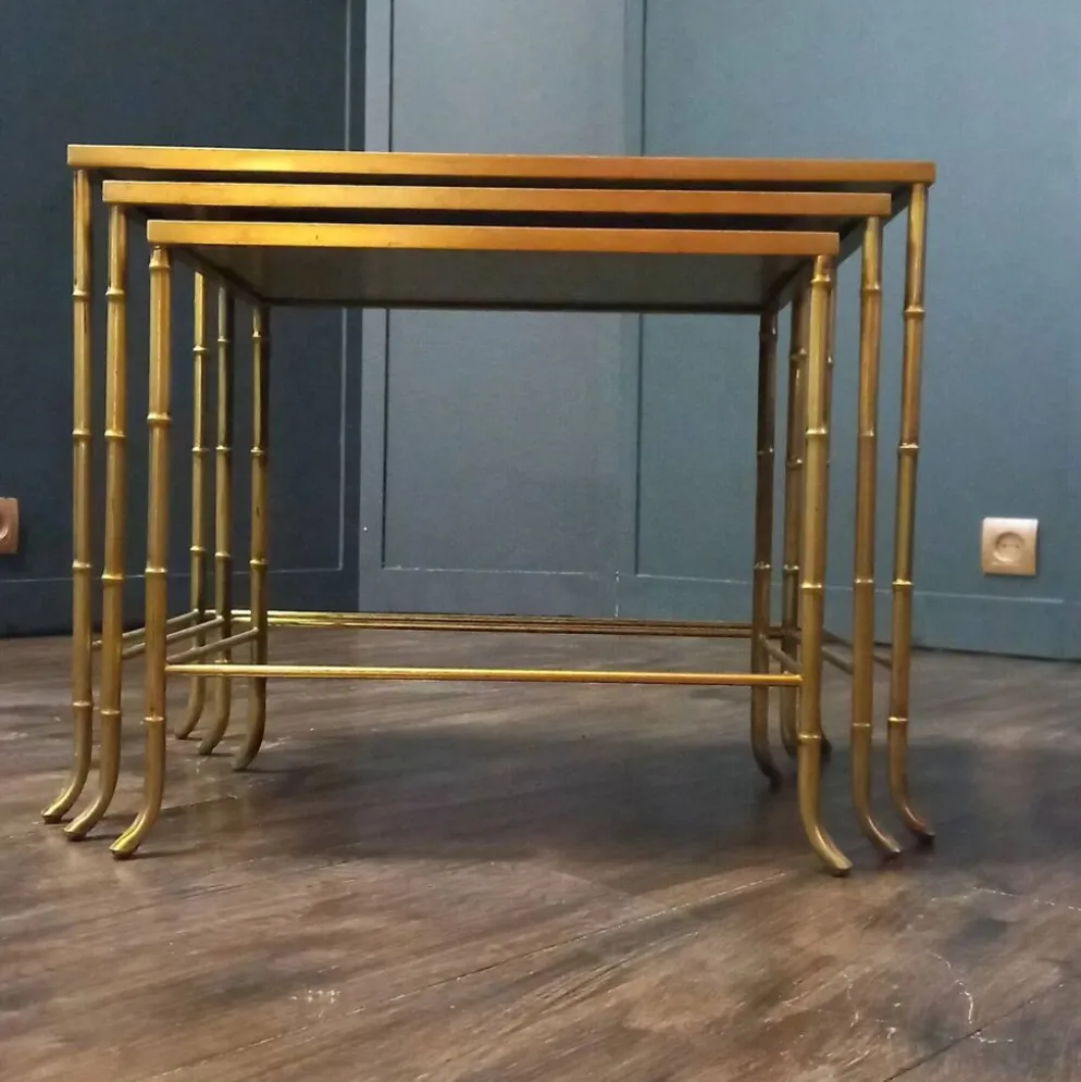 Ensemble de tables gigognes en faux bambou vintage Maison Baguès