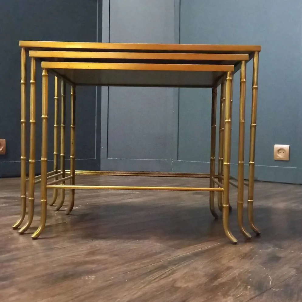 Ensemble de tables gigognes en faux bambou vintage Maison Baguès