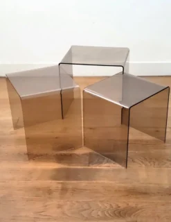 Ensemble de 3 tables gigognes en acrylique fumé vintage, design Space Age des années 1970.