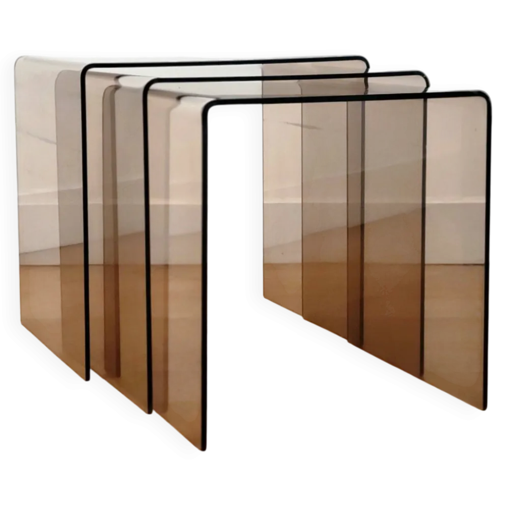 Ensemble de 3 tables gigognes en acrylique fumé vintage, design Space Age des années 1970.