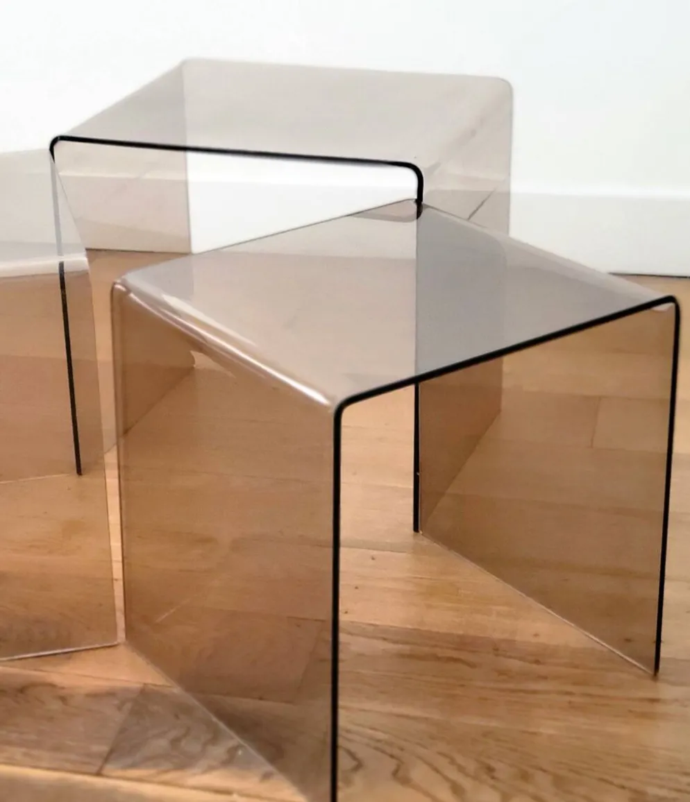 Ensemble de 3 tables gigognes en acrylique fumé vintage, design Space Age des années 1970.
