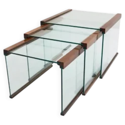 Ensemble de 3 tables gigognes en verre trempé et en bois de rose, Gallotti