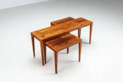 Ensemble de 3 tables gigognes en palissandre par Severin Hansen, Haslev, Danemark, 1960.