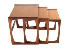 Ensemble de tables gigognes G-Plan 'Cottonfield' - style moderne du milieu du siècle