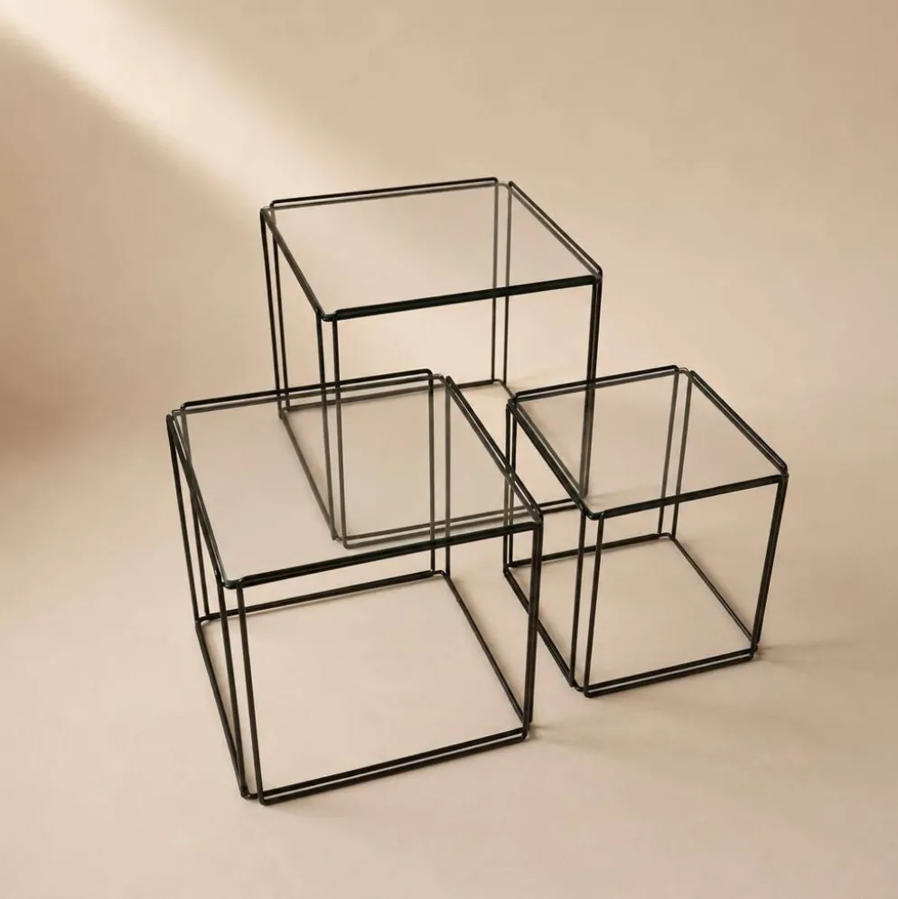 Ensemble de 3 tables gigognes Isocele par Max Sauze, années 1970.