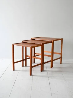 Ensemble de 3 tables gigognes scandinaves vintage en teck